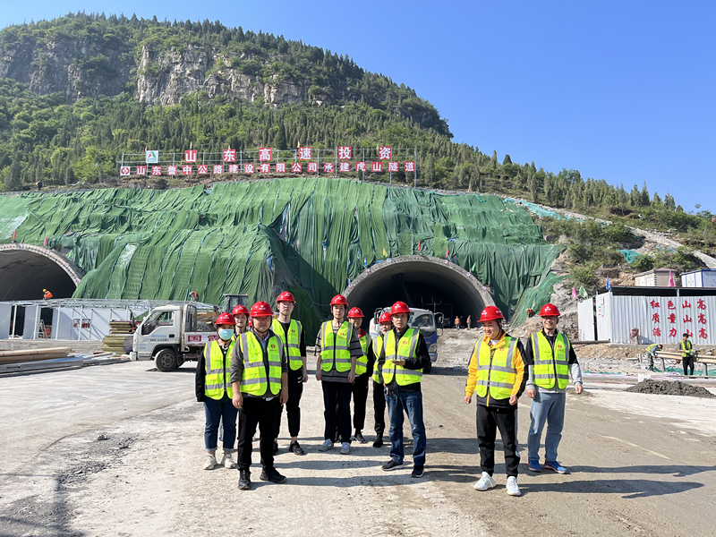 1虎山隧道參觀學(xué)習(xí)_副本