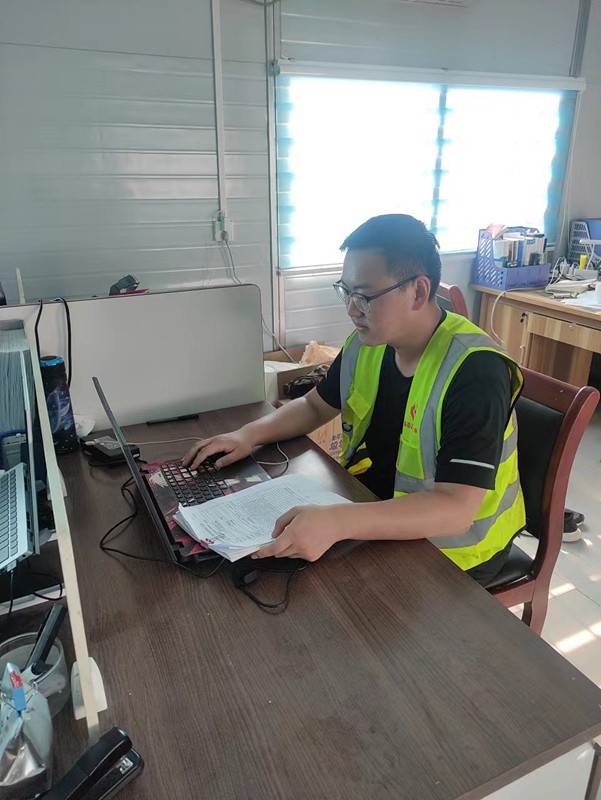 我是魯中公路的新兵：臨臨高速項目部實習(xí)生遲慶華