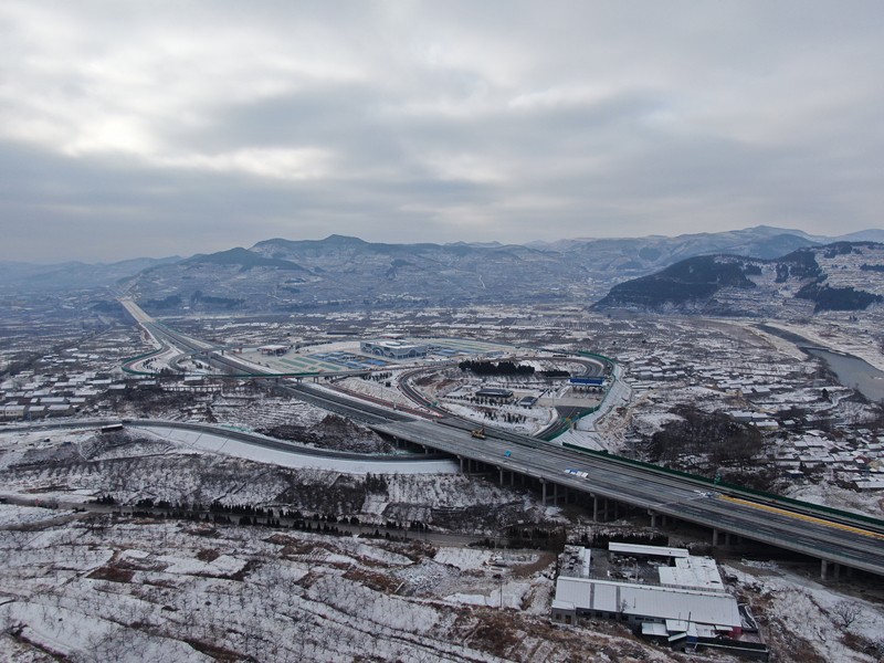 凝心聚力，上下一心，緊密配合，全力完成“交工準(zhǔn)備突擊會(huì)戰(zhàn)”