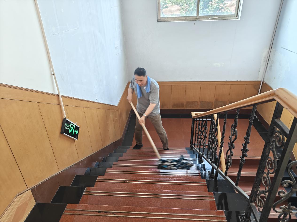 養(yǎng)成良好衛(wèi)生習(xí)慣，共創(chuàng)美好工地環(huán)境