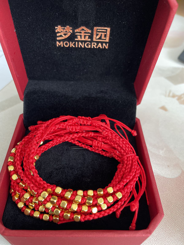 腕間星辰，熠熠生輝——魯中公路為女職工送上節(jié)日禮物