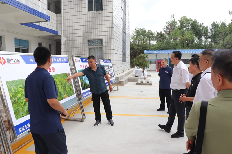 淄博市政府、市交通運(yùn)輸局蒞臨魯中公路湖北項(xiàng)目視察指導(dǎo)工作