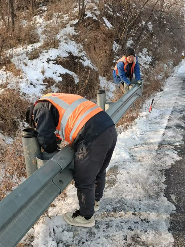 凜冬筑路　安全為基