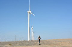 雙手負(fù)重，聞思修行