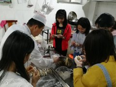 新寧項目組織“包餃子，迎五四”活動