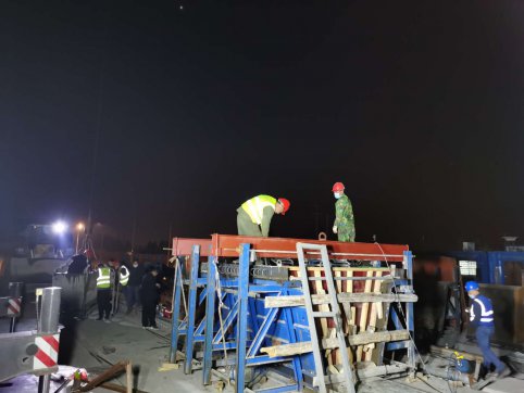 G341膠海線南崔路立交橋完成試驗箱梁預制