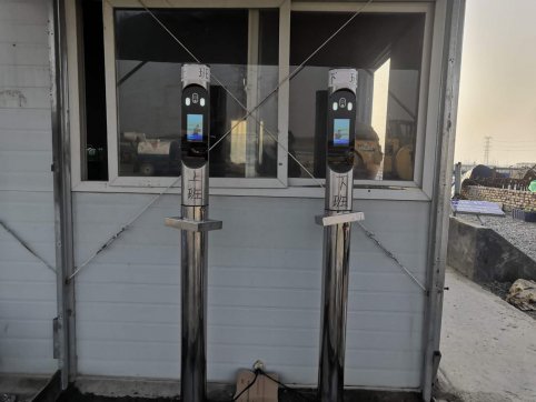 第一工程公司農民工打卡機投入使用