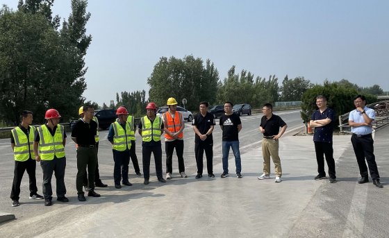 【抓作風 創(chuàng)效益】公司在文昌湖梁場、G205沿線施工現(xiàn)場組織召開現(xiàn)場會