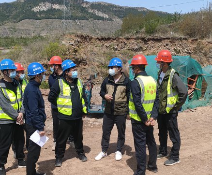 【臨臨風采】臨臨總監(jiān)辦進行施工現(xiàn)場安全專項檢查